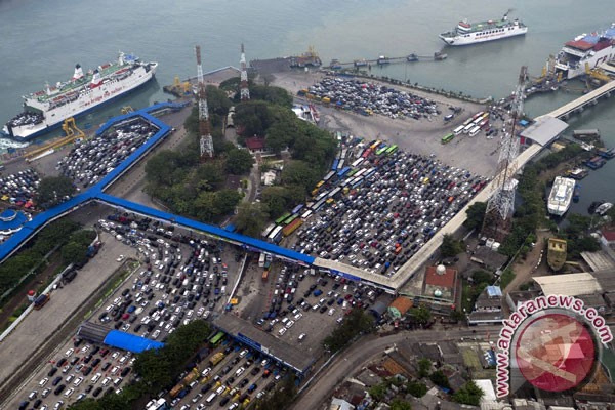 Pemudik Lebaran melalui Pelabuhan Merak alami kenaikan