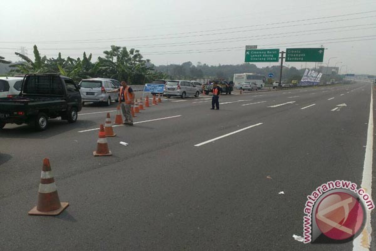 Operator Berlakukan Lawan Arah Jakarta-Cikampek