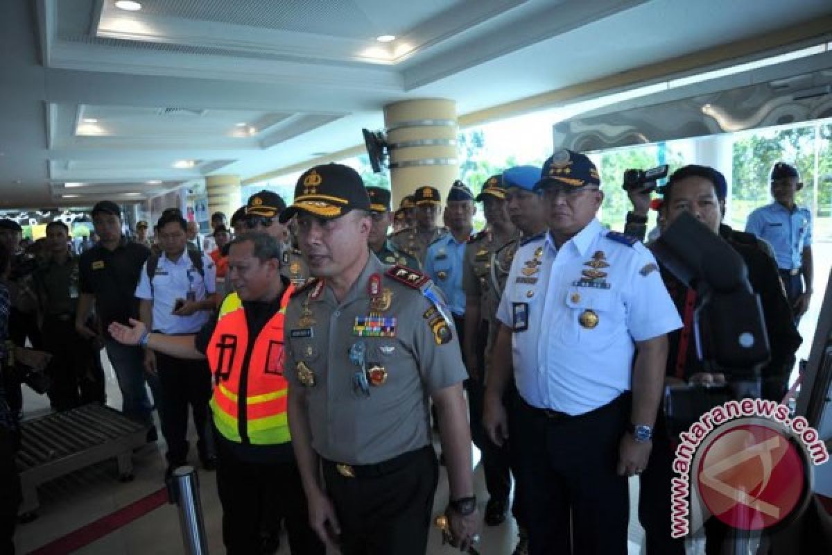 Kapolda tinjau arus mudik Bandara Palembang