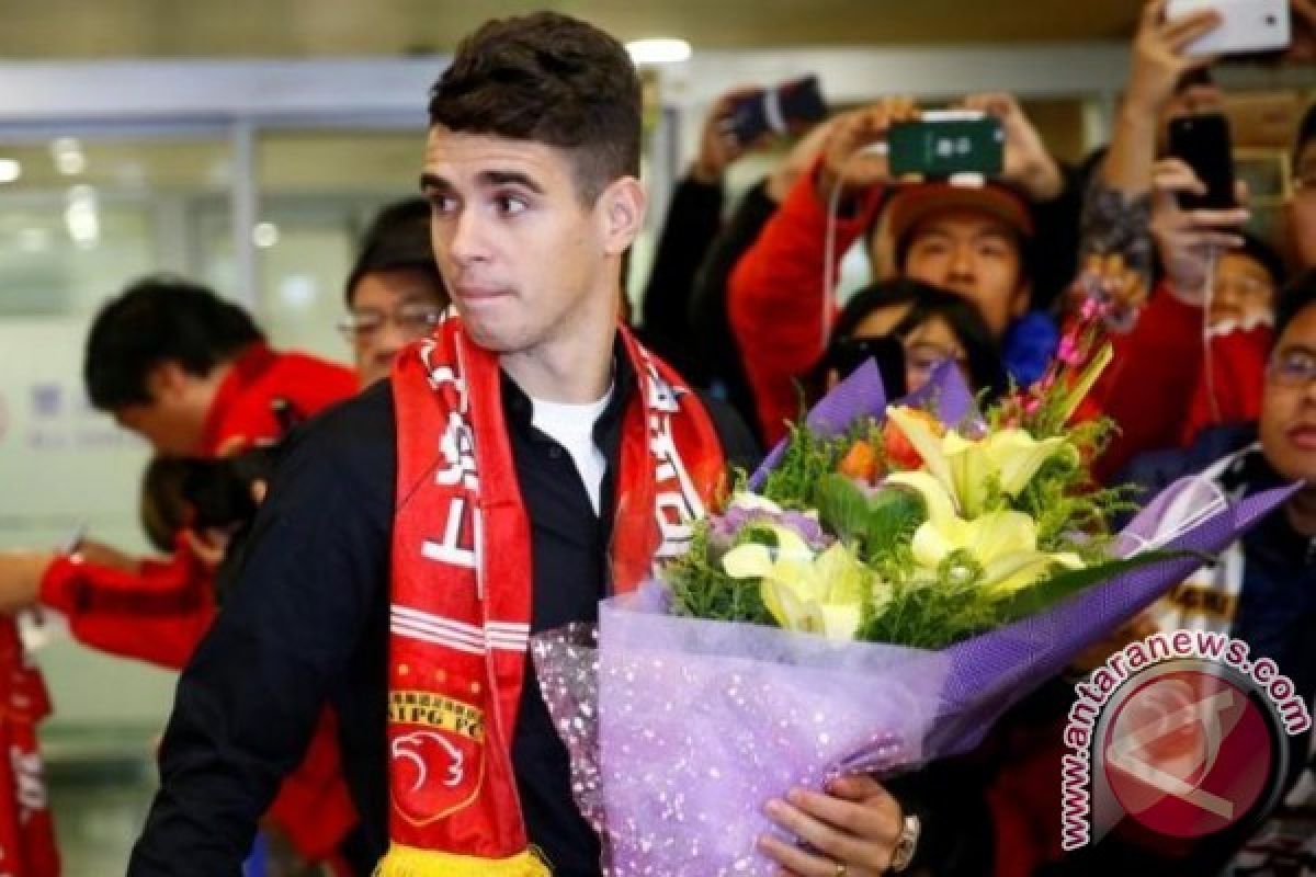 Oscar Dihukum Delapan Laga Karena Picu Keributan di Liga China