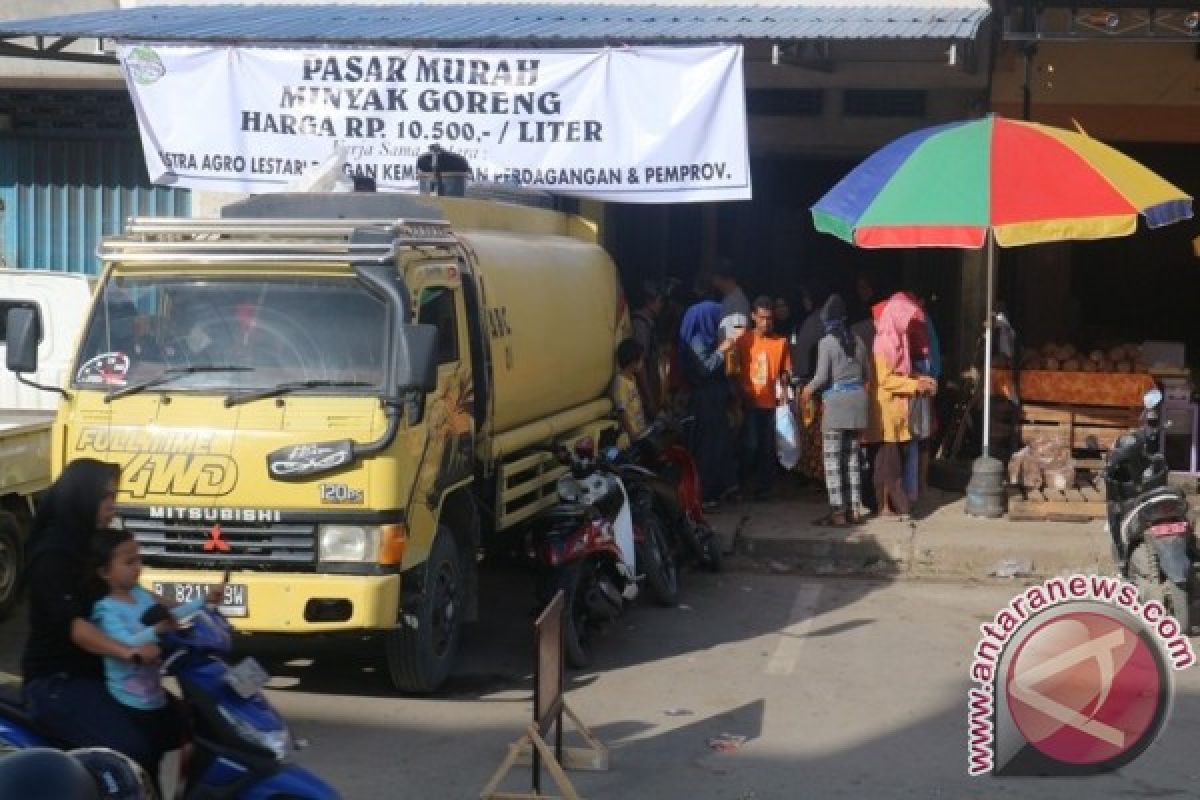 TSL Operasi Pasar Minyak Goreng Di Palu