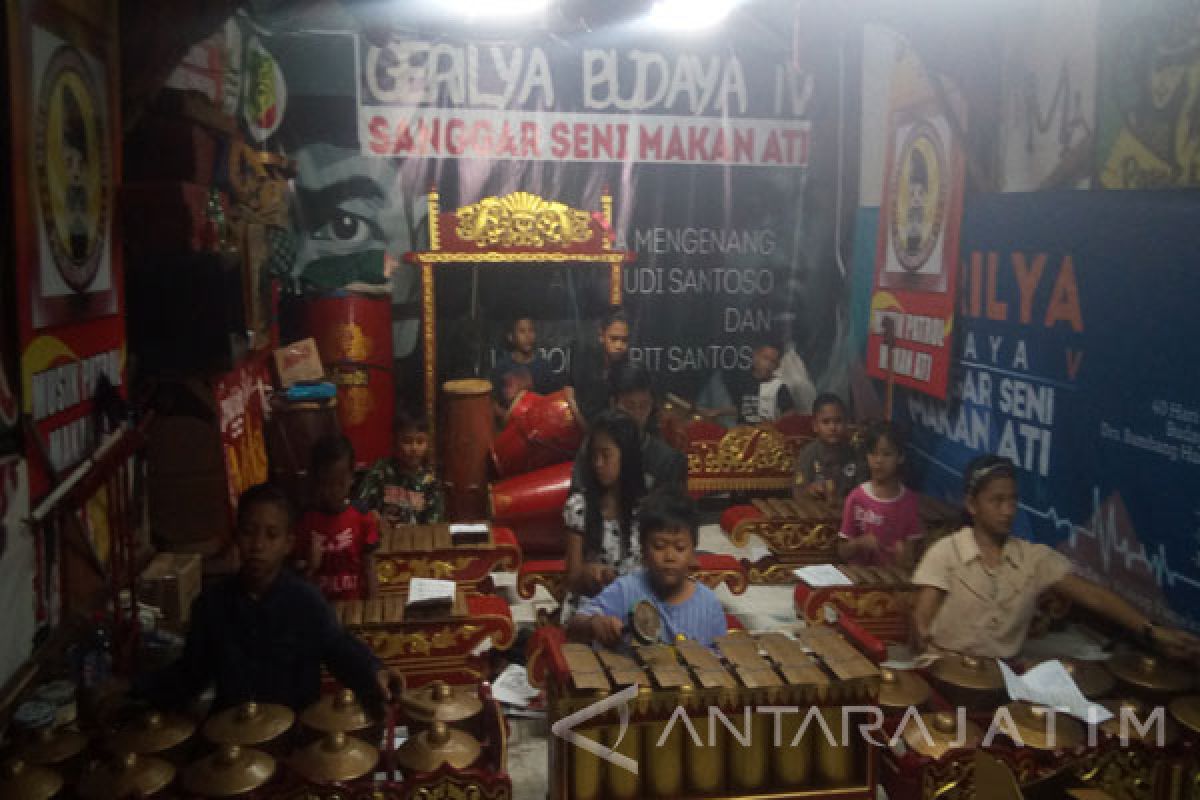 Mengunjungi Pusat Pengembangan Seni Anak di Pamekasan (Video)