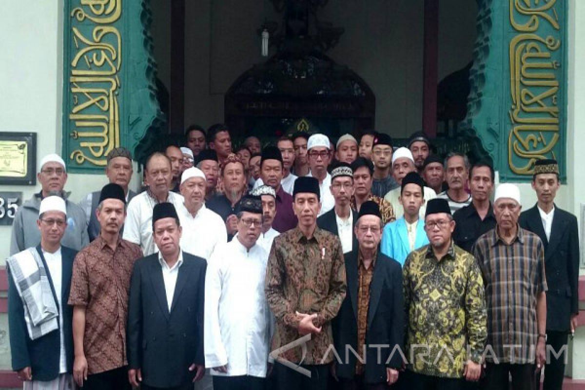 Presiden Jeguk Solihin GP Usai Shalat Zuhur