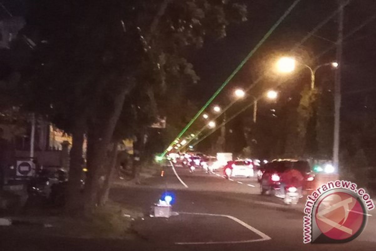 Masyarakat Keluhkan Lampu Laser di Jalan Raya 