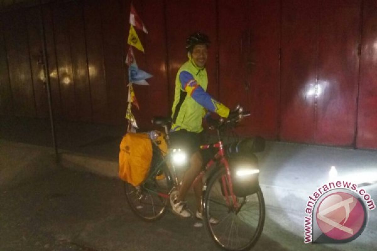 Mudik naik sepeda, pria ini "gowes" dari Bandung ke Solo