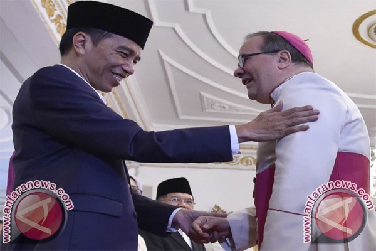 Senyum dan salaman Lebaran ala Presiden Jokowi