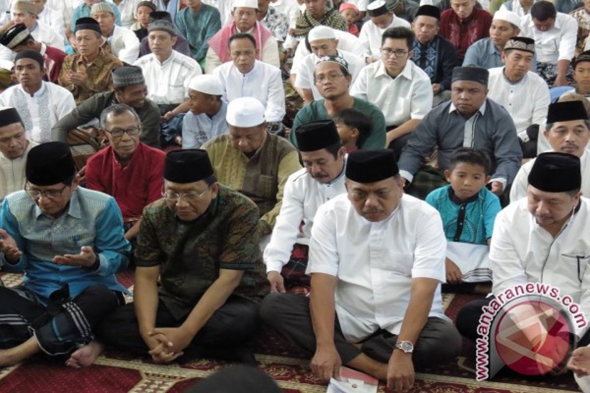 Lebaran 2017 - Gubernur dan Wawali Manado Hadiri Shalat Id Di Masjid Raya 