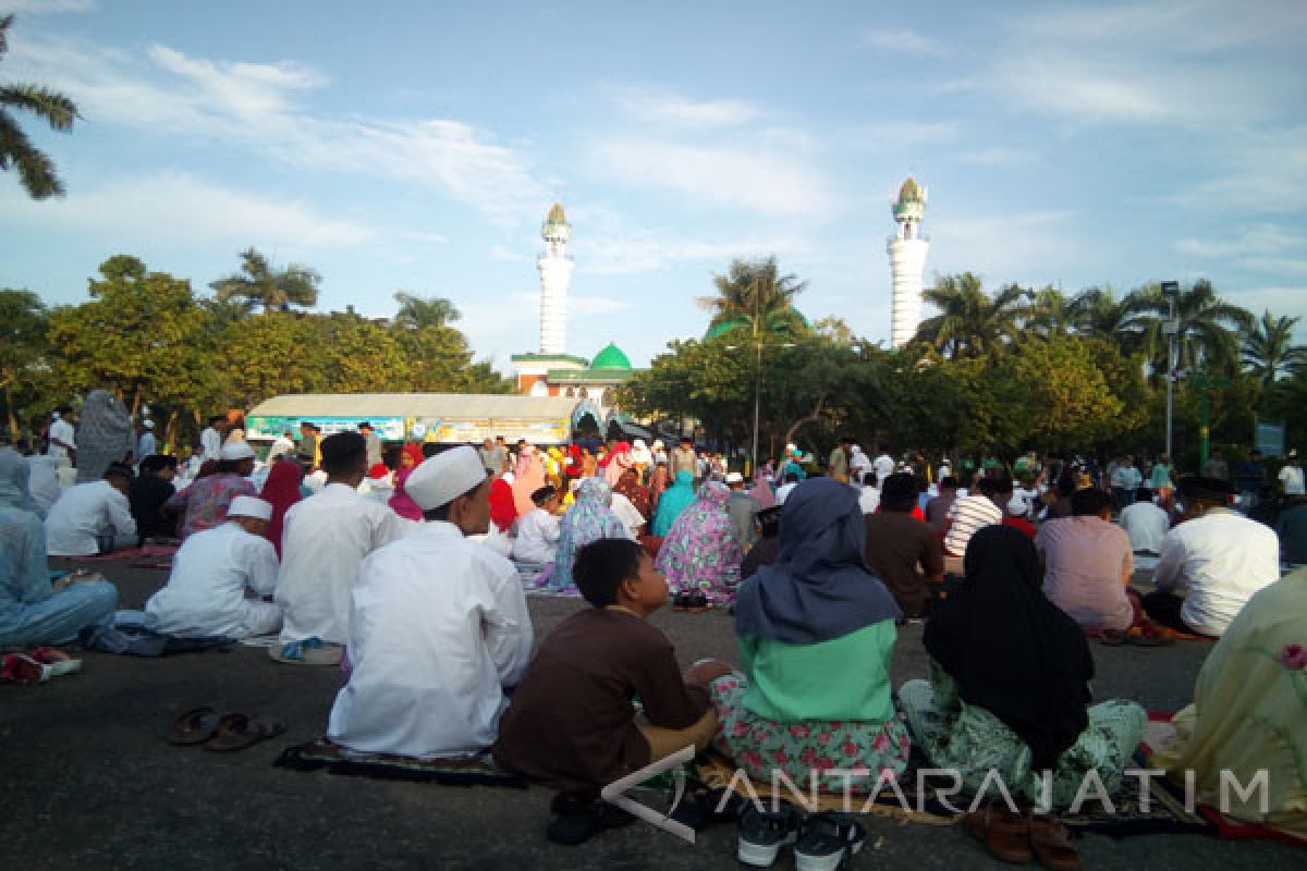 Muslim Pamekasan Shalat Id di Masjid As-Syuhada