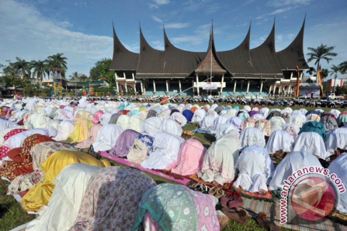 Muslim Indonesia Shalat Ied di Stadion Meksiko