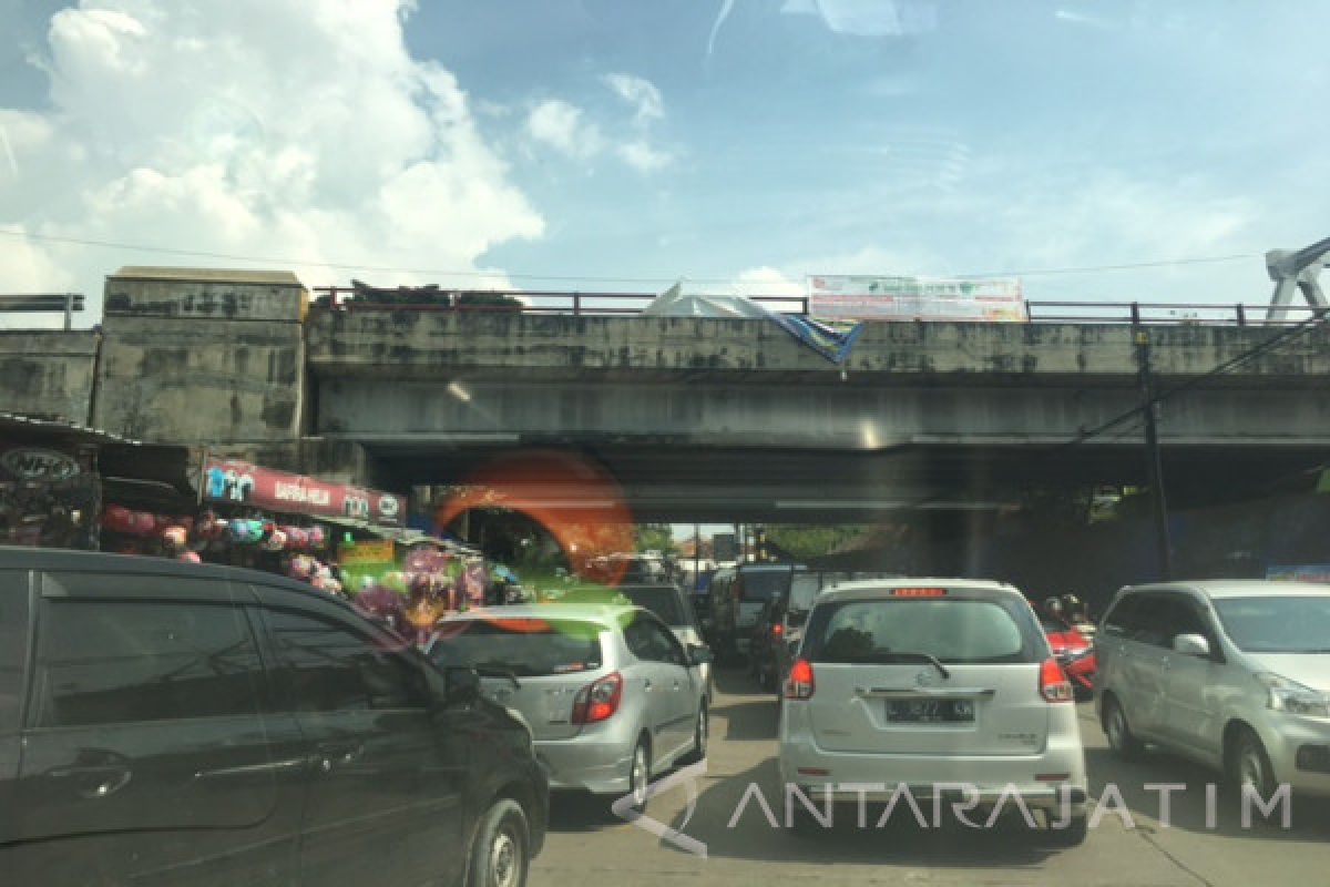 Jalur Babat-Bojonegoro Macet pada Lebaran Hari Kedua