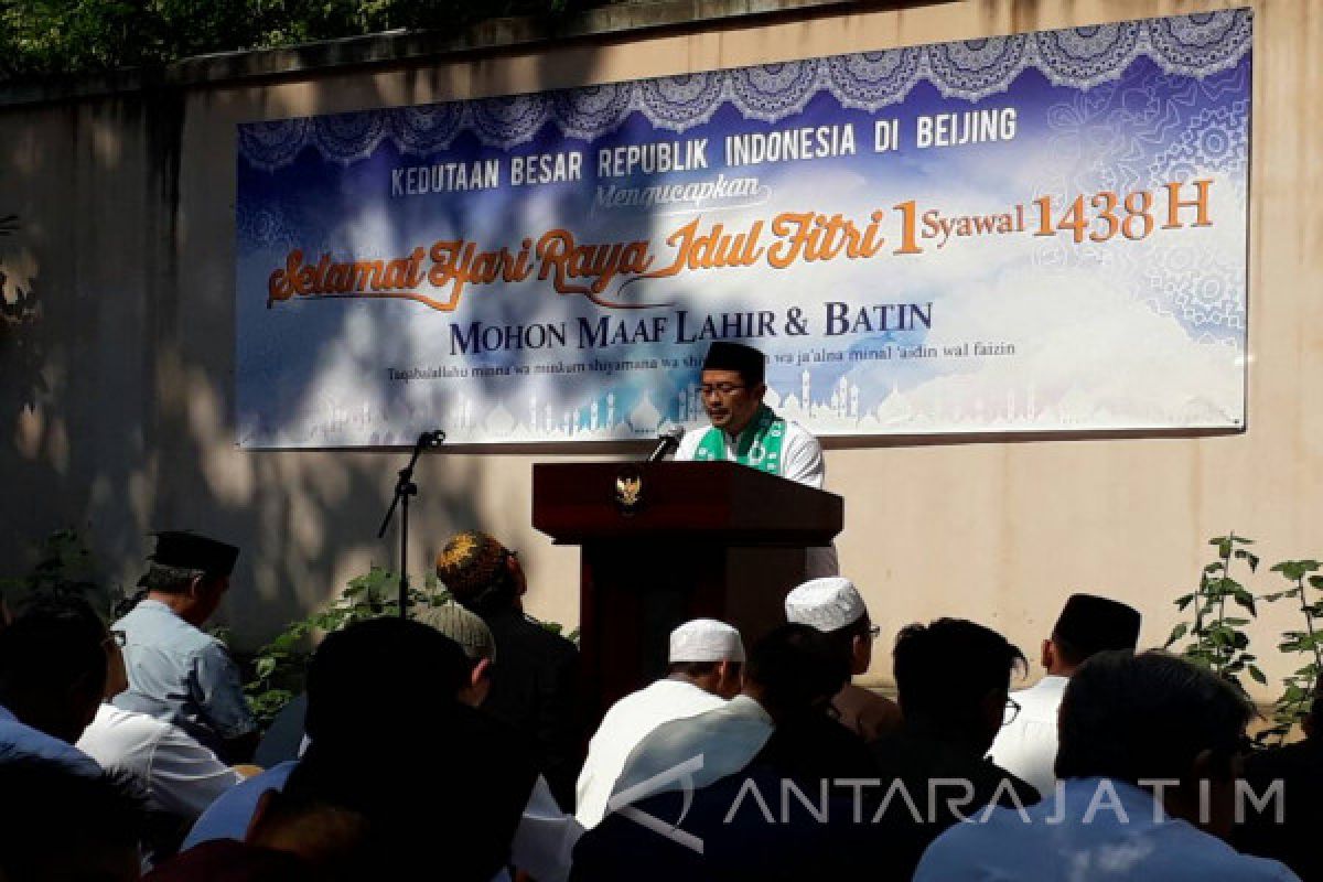 Shalat Id KBRI Beijing di Tempat Terbuka(Video)