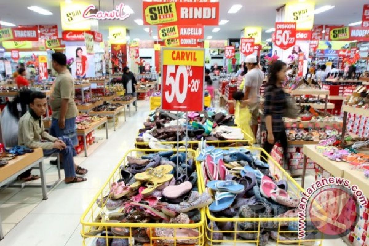  Pusat Pembelanjaan Di Kupang Mulai Ramai 