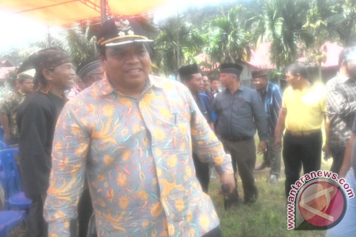 Wabup Padangpariaman Dukung UKM Kaus Bertulis Dialek Piaman