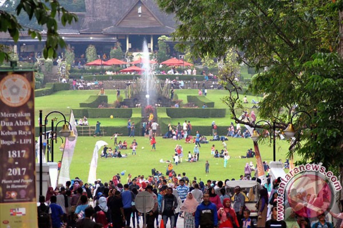 Kebun Raya Bogor dikunjungi lebih 28.000 orang Minggu, tertinggi lima tahun