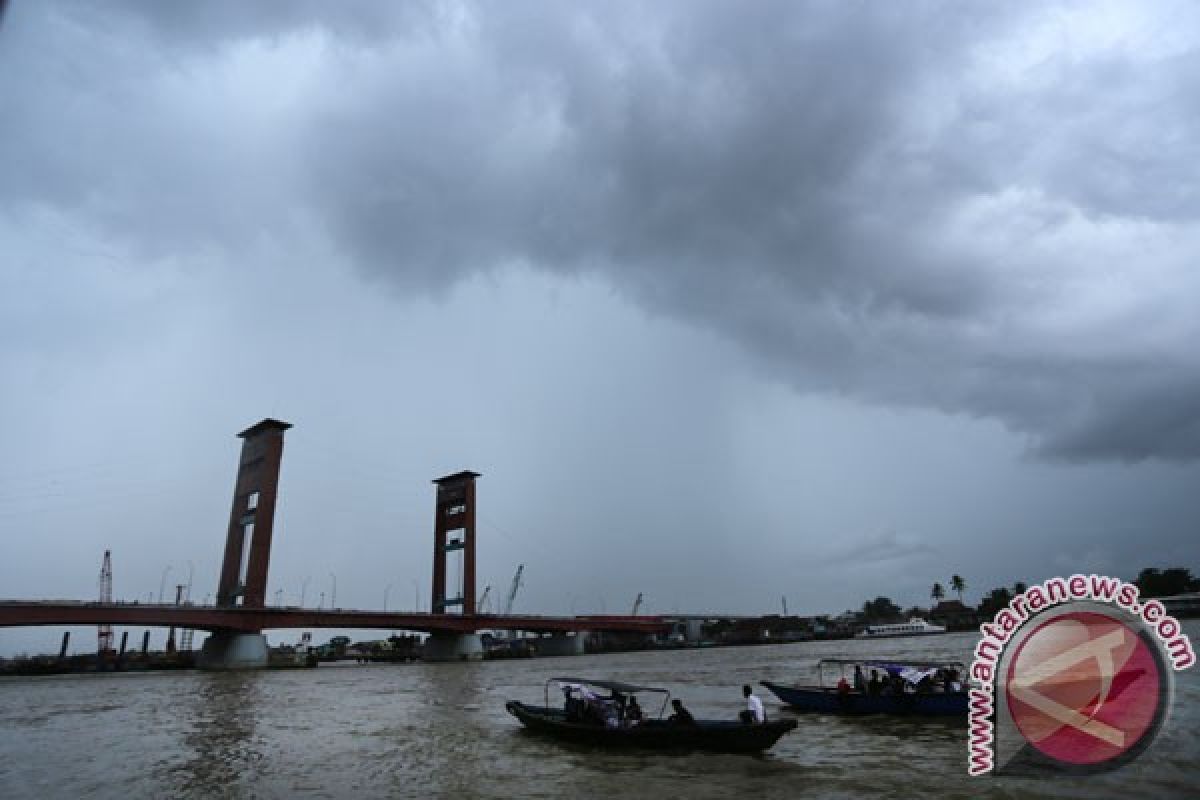 Jelang Asian Games 2018, warga Palembang bersihkan pemukiman