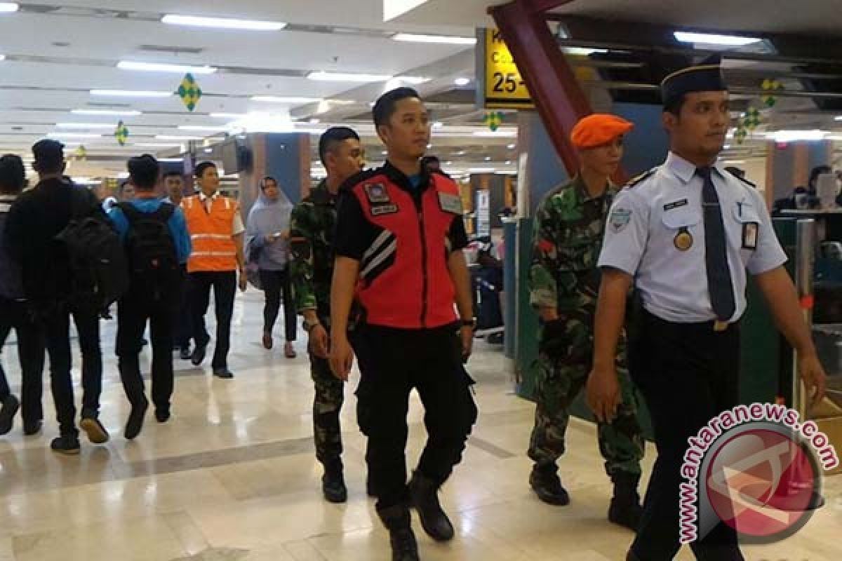 Jaga Keamanan Bandara Hasanuddin Personel Terpadu Patroli 