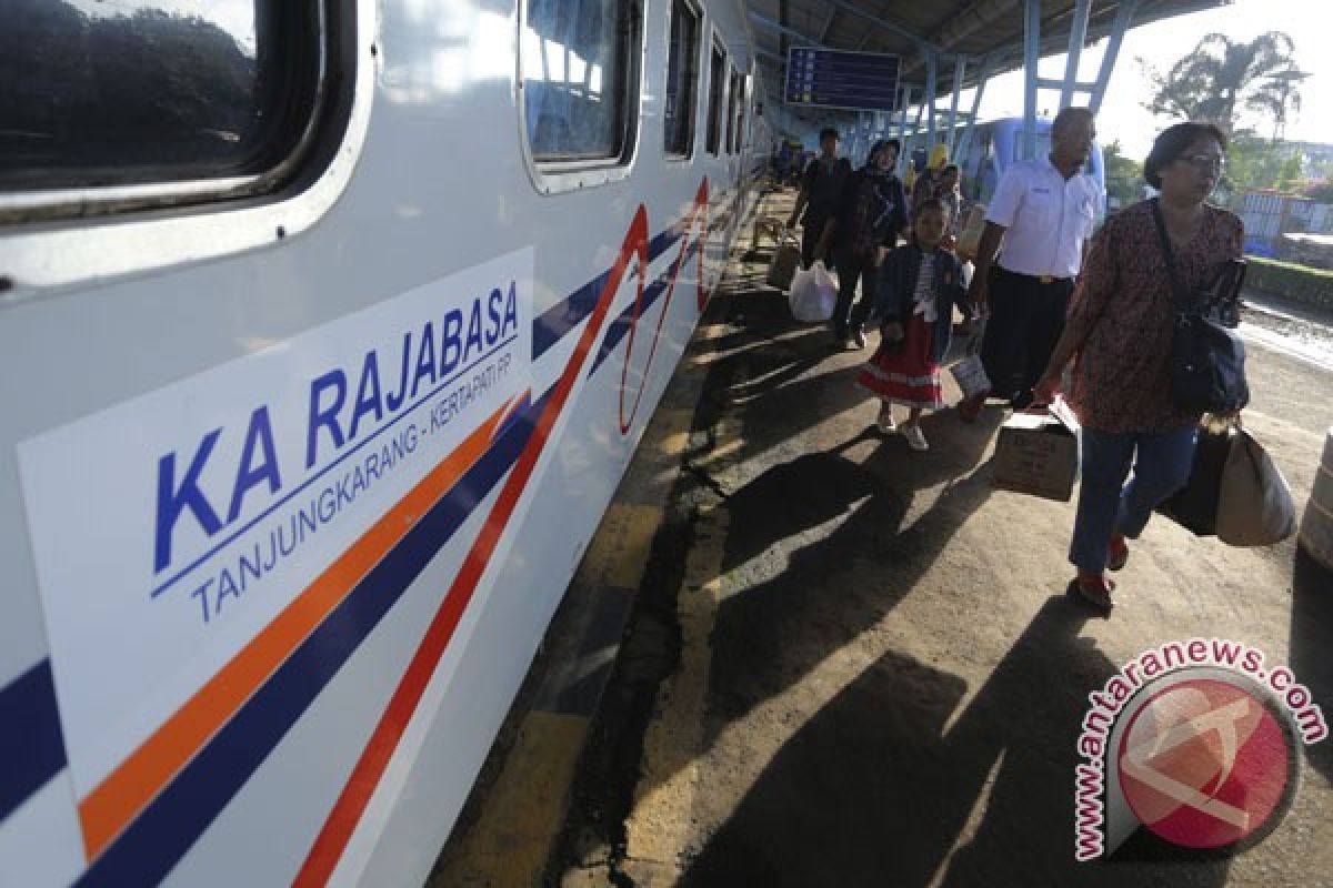 Arus balik penumpang kereta api Sumsel mulai ramai