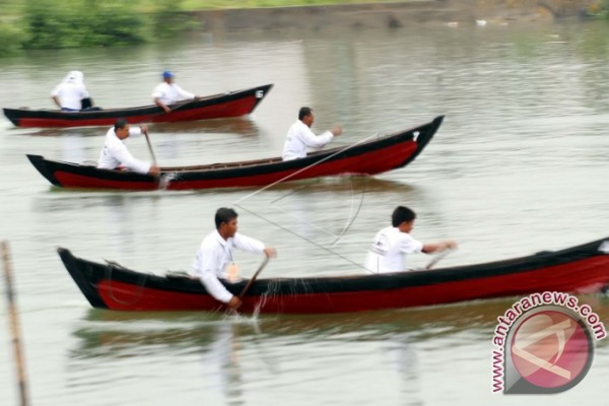 Lebaran 2017 - Pacu Perahu tradisi warga Merangin meriahkan Lebaran