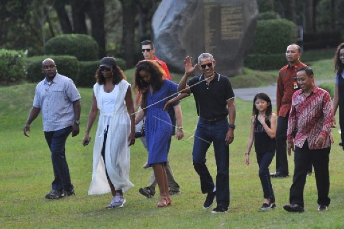 Obama makan siang di restoran Bumi Langit