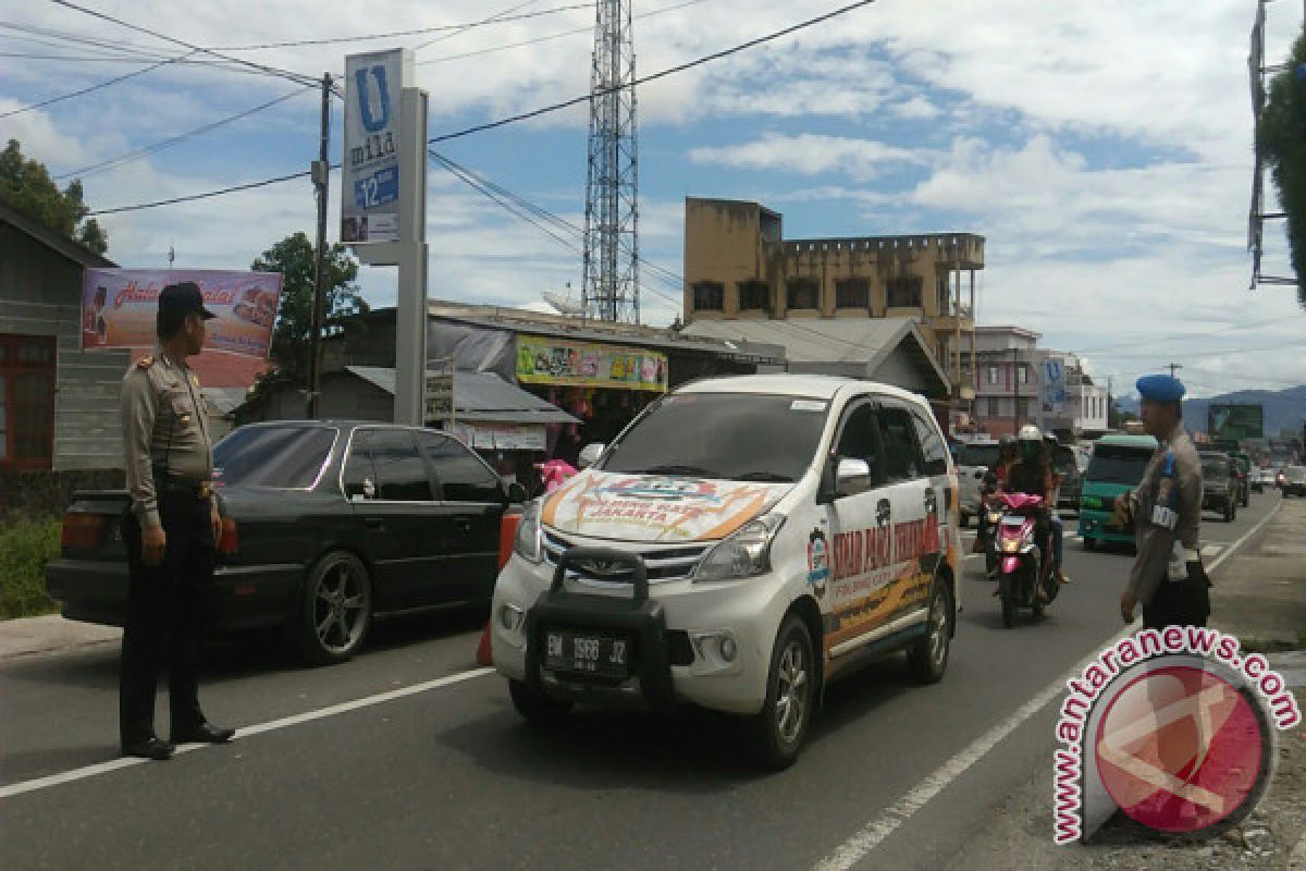 Traffic Flow in Manggopoh-West Pasaman Road Begins To Increase
