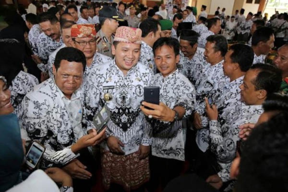 Pemprov Lampung Anggarkan Tunjangan Guru Honor  