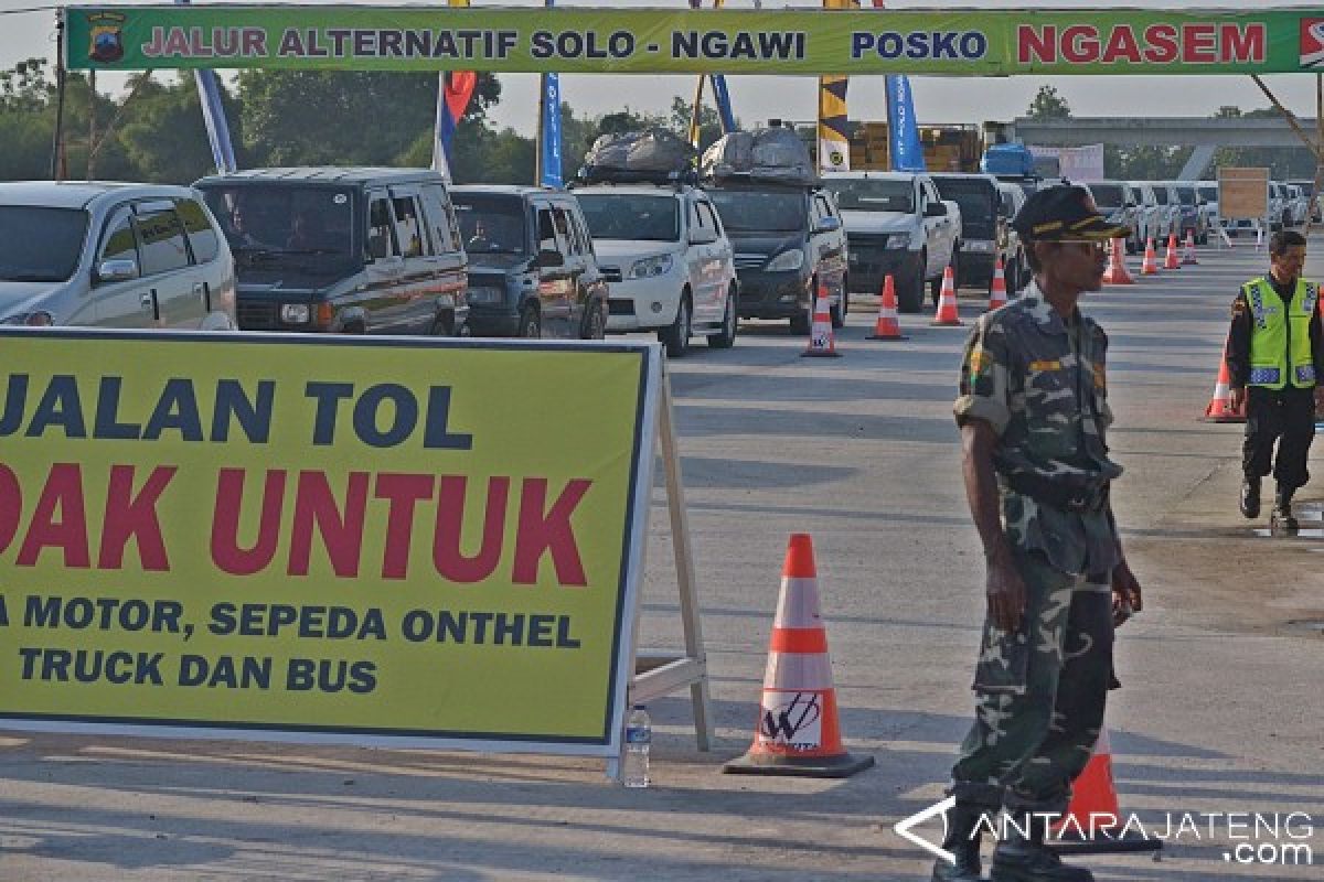 Antisipasi kemacetan, 32 mobile reader disiagakan di gerbang Tol Banyumanik