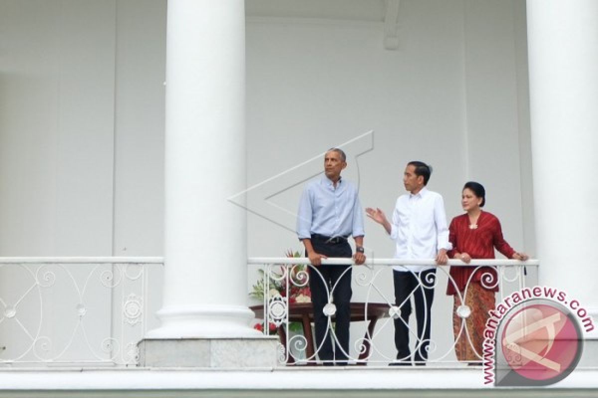 Teh Hangat Temani Perbincangan Jokowi dan Obama