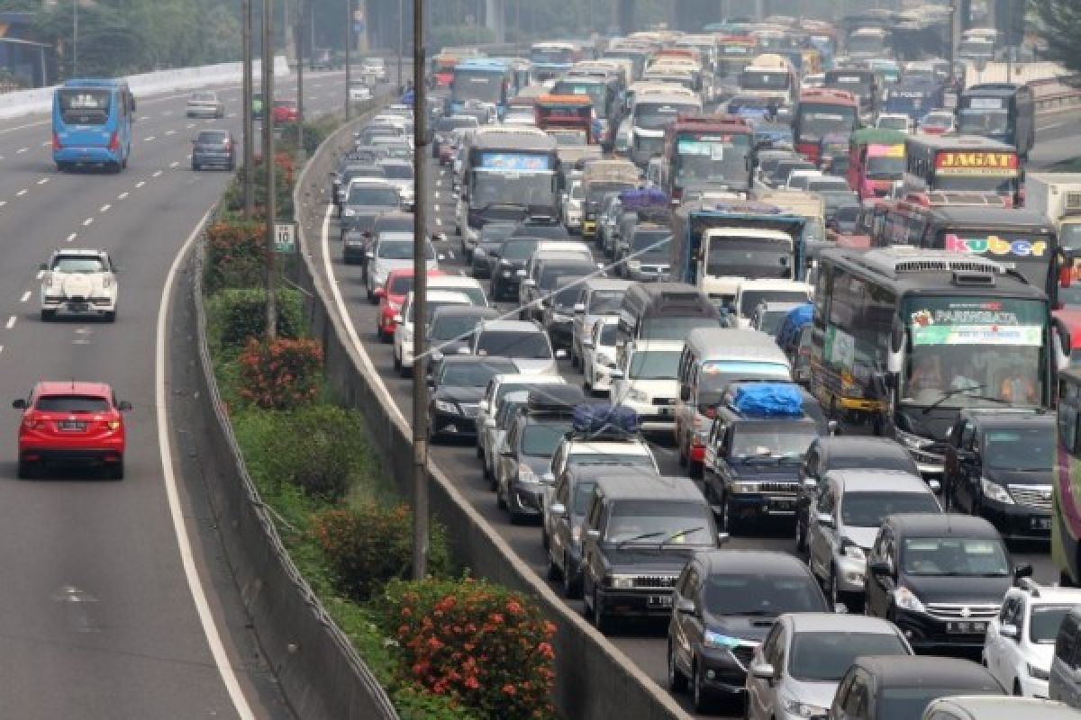 Arus Mudik Lebaran Tahun Ini Lebih Lancar, Kata Kapolri