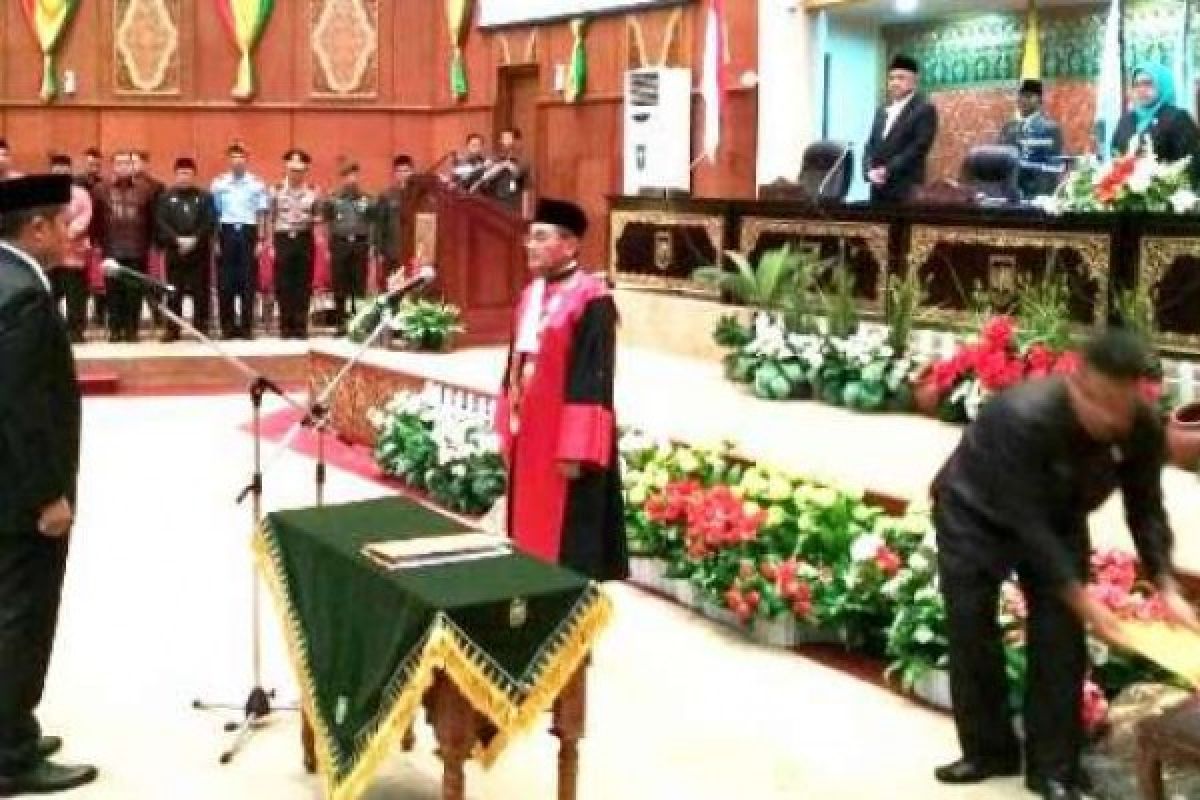 Gantikan Manahara, Kordias Resmi Dilantik Sebagai Wakil Ketua DPRD Riau