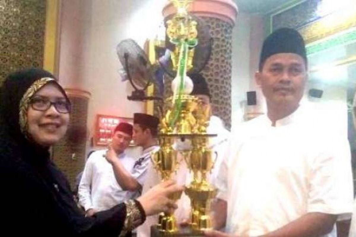 Gubri Resmi Tutup MTQ Masjid DPRD Riau