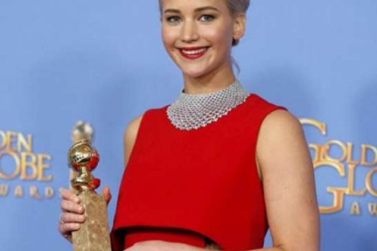 Jennifer Lawrence Terhindar Dari Kecelakaan Pesawat