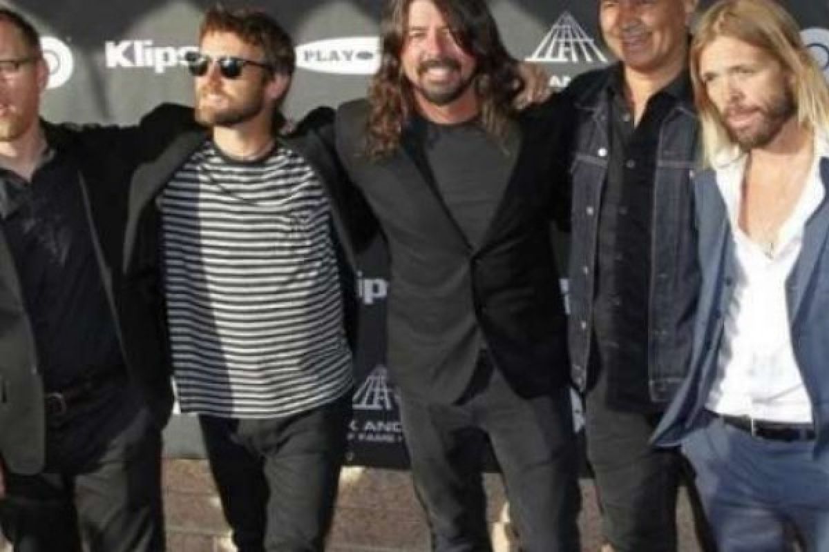 Luncurkan Lagu Baru, Foo Fighters Tinggal Di Panti Jompo
