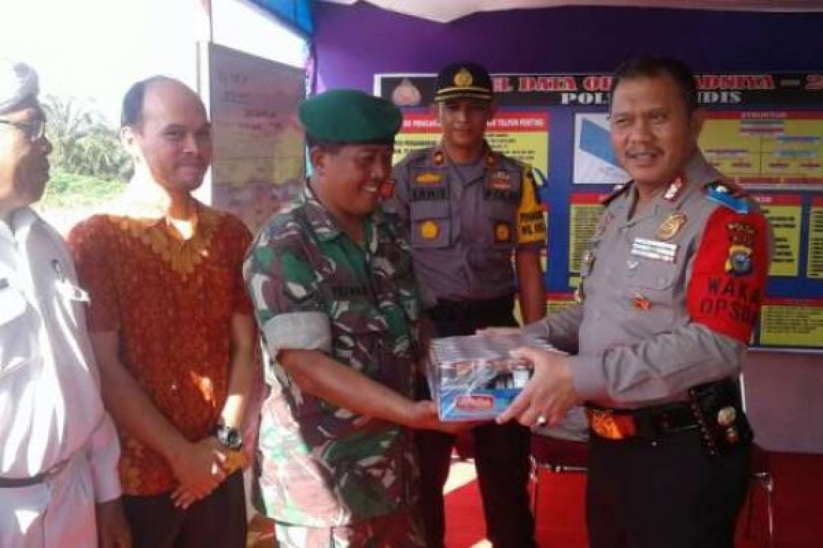 Wakapolda Riau Tinjau Pos Pengamanan/Pelayanan Mudik di Jalur Lintas Utara 