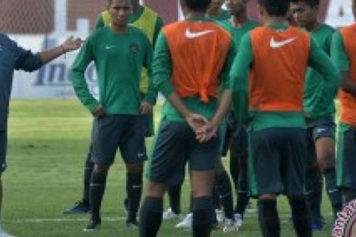  Timnas U-19 Uji Coba Lawan PSP di Stadion Agus Salim Padang