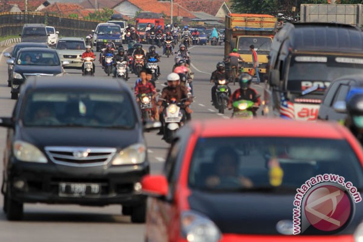 Pantura Cirebon dilalui 221.736 kendaraan pada Minggu