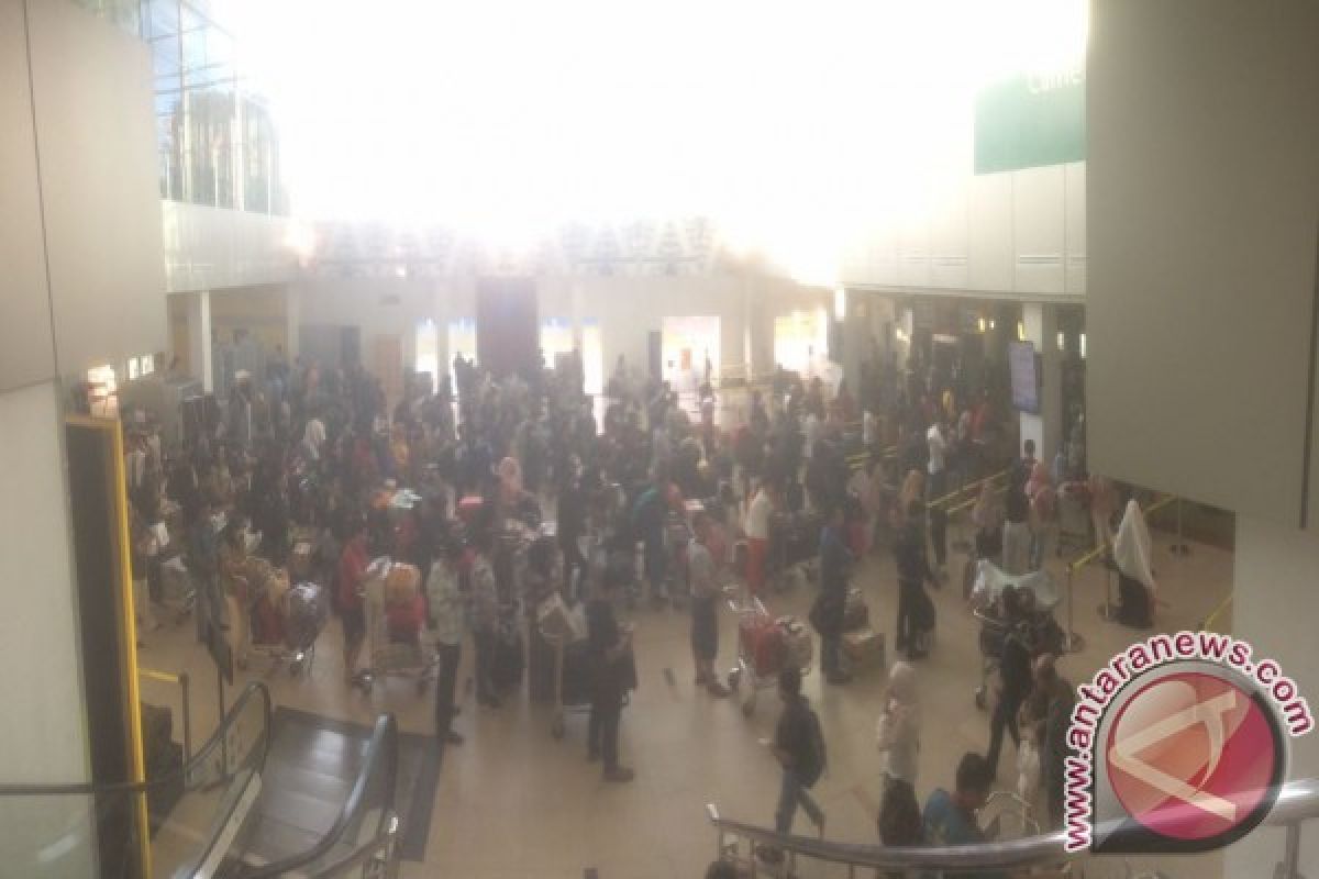 Lebaran 2017 - Arus balik bandara Jambi ramai penumpang