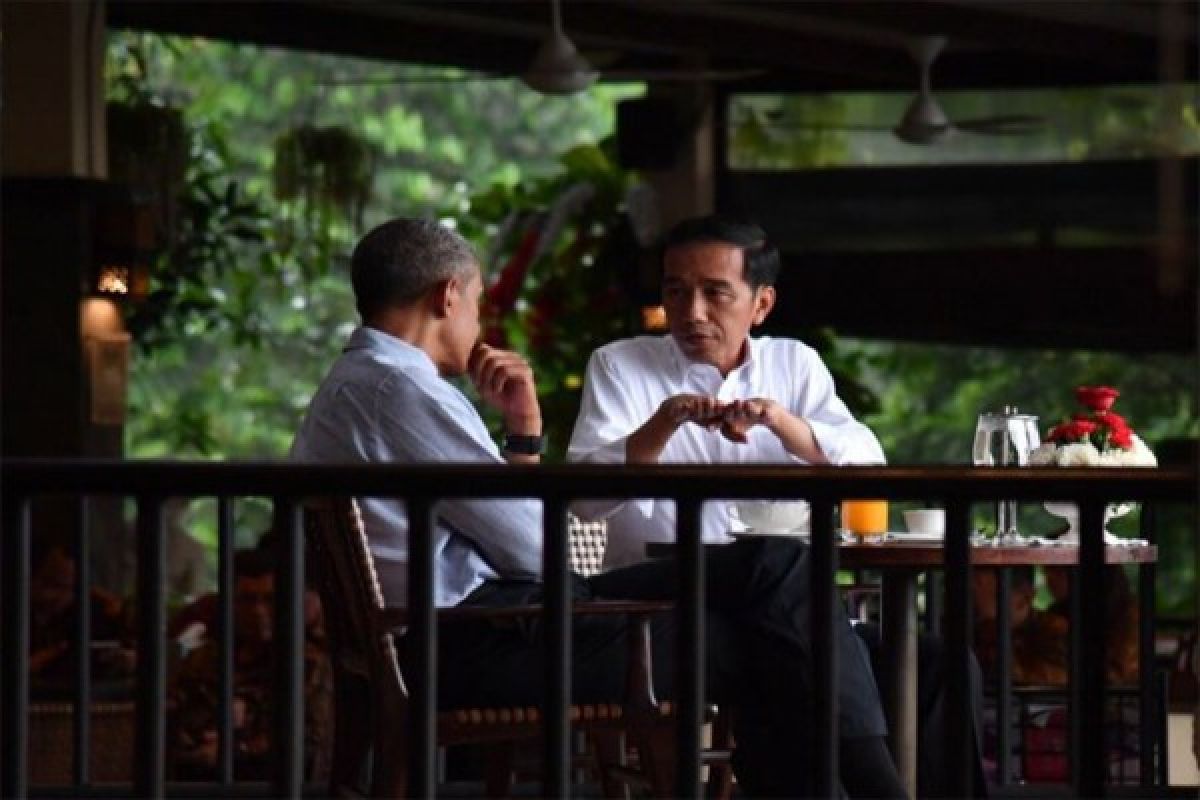 Obama enjoys bakso in Bogor