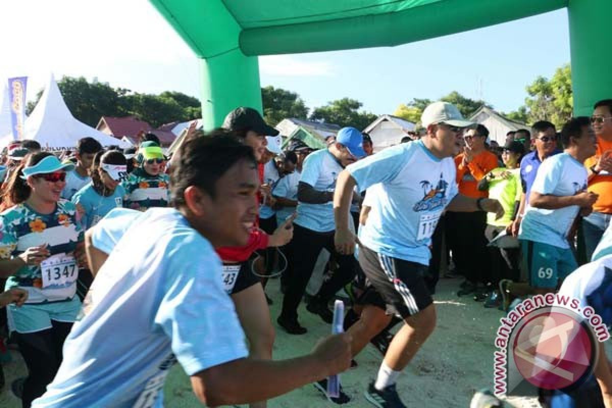 Bupati Bulukumba Lepas Peserta "Bira Beach Run"