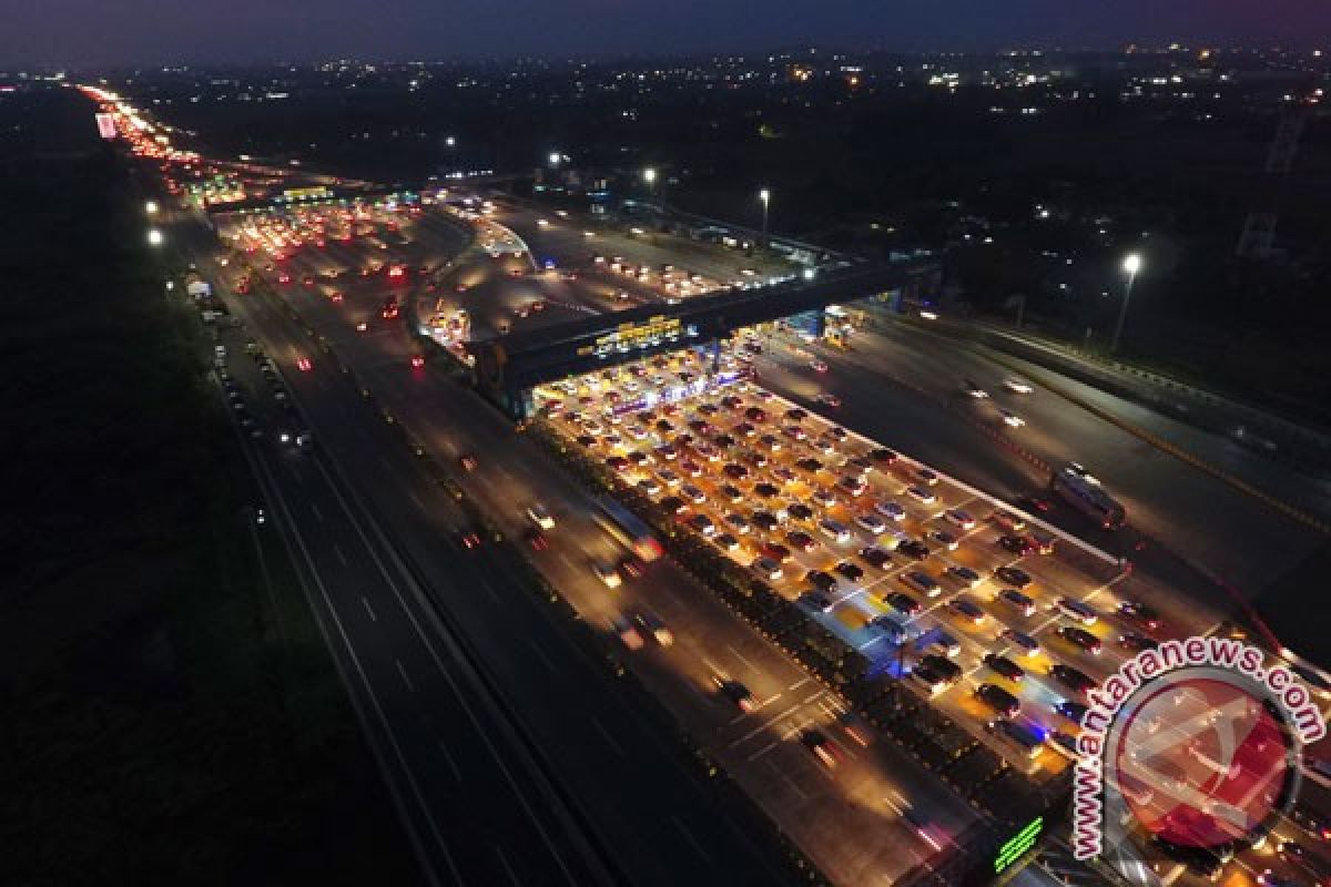 Lalu lintas tol libur Idul Adha mirip mudik Lebaran