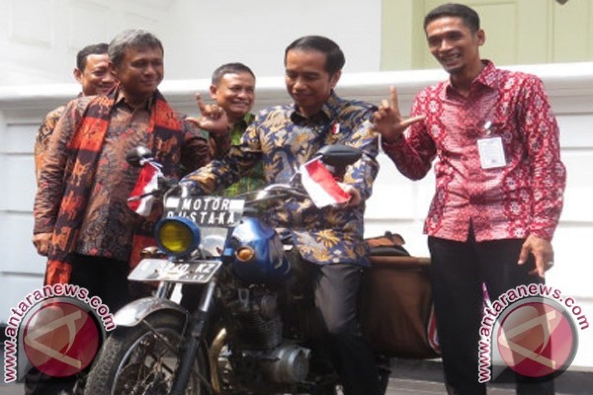 Presiden Jokowi kirim kartu Lebaran ke pegiat literasi