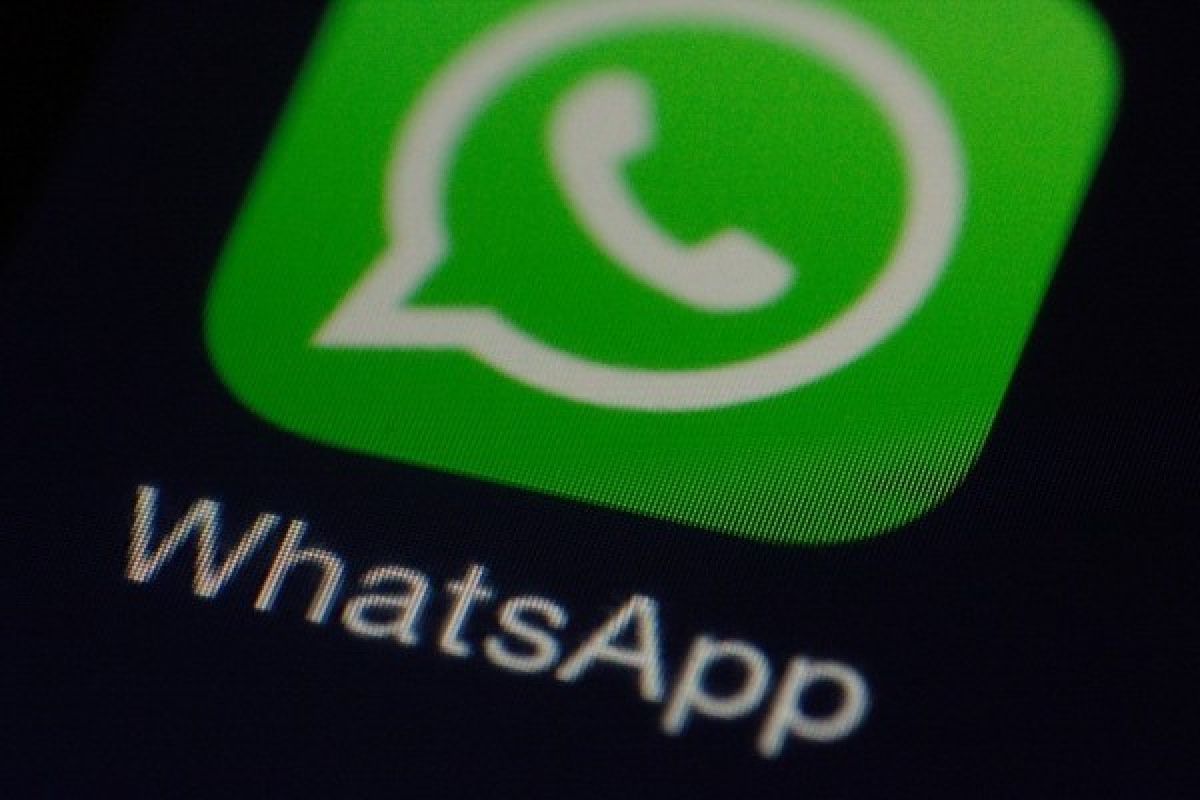 WhatsApp batasi fitur forward ke satu chat tekan penyebaran hoaks virus corona