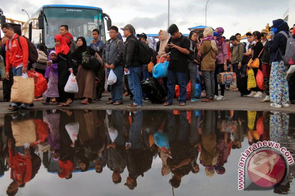  Bakauheni-Merak Penumpu Transportasi Jawa-Sumatera Perlu Pembenahan 