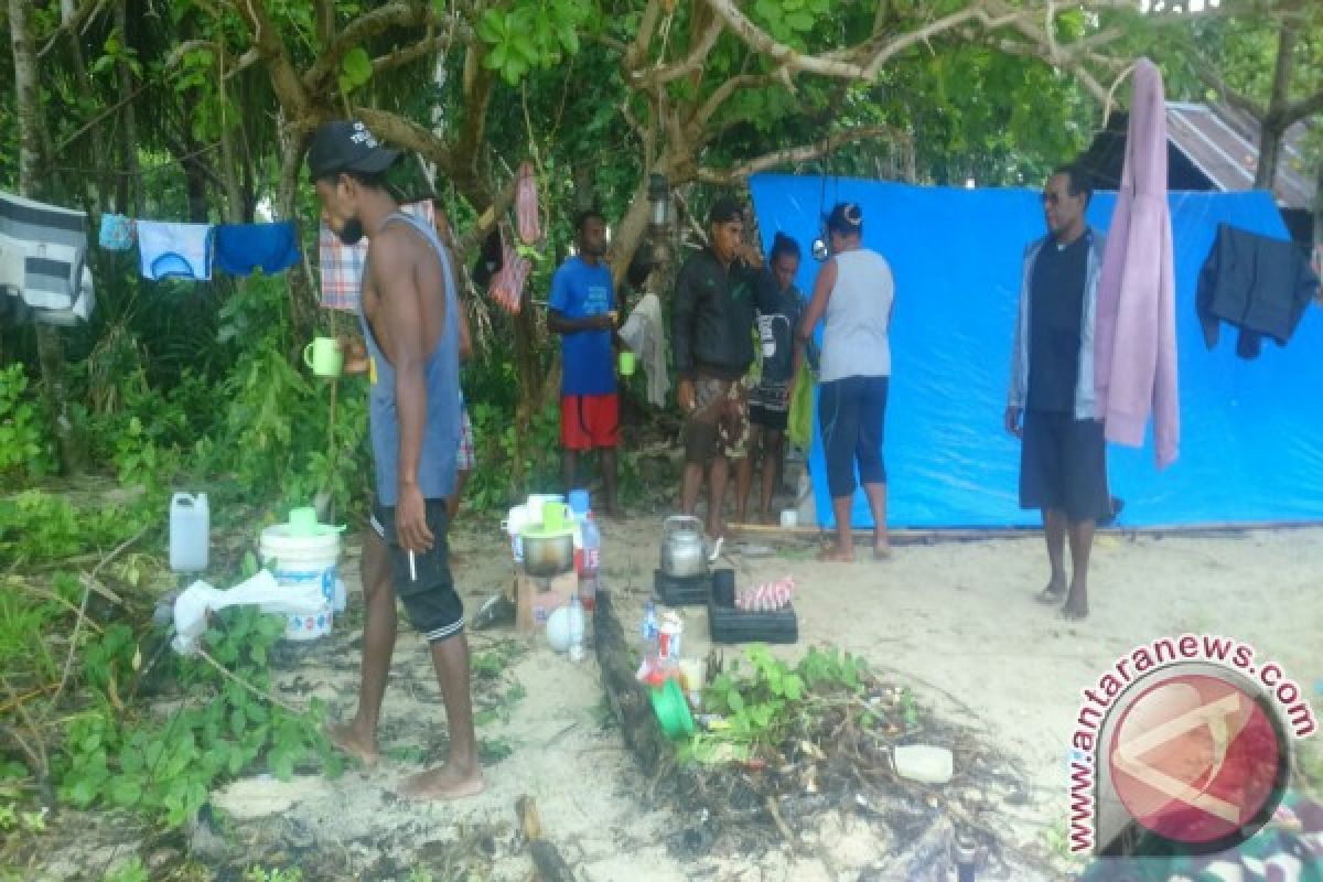 Tedampar tiga malam nelayan Manokwari ditemukan selamat