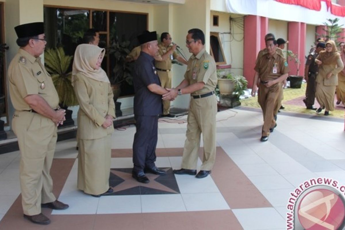 Gaji 13 Cair Hari Pertama Kerja 