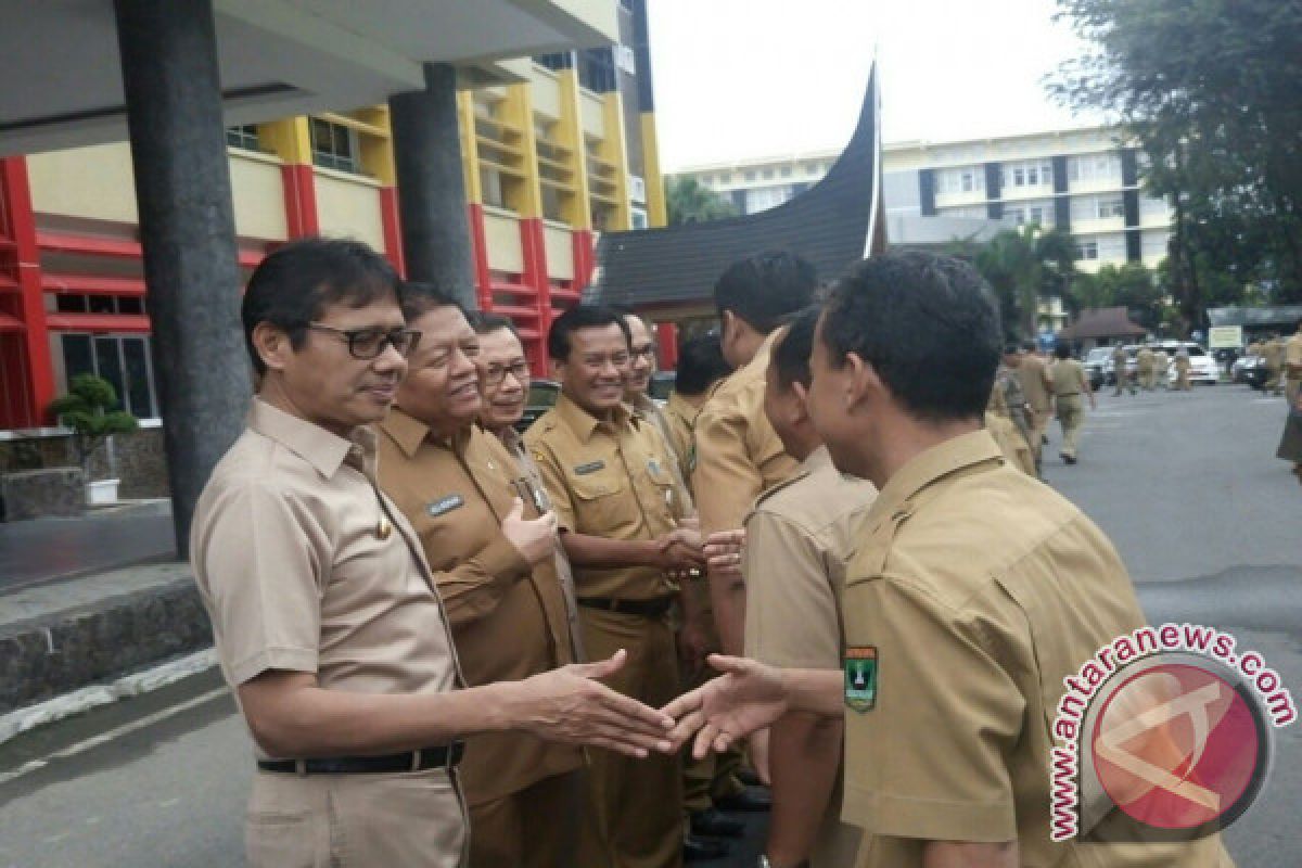 Tak hadir Hari pertama kerja, 22 ASN di Sumbar terancam sanksi penurunan pangkat