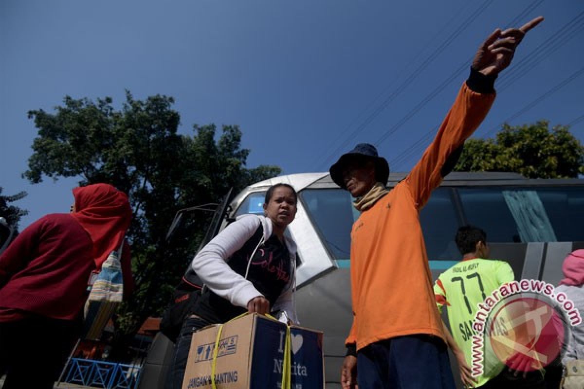 Pengelola Terminal Kampung Rambutan waspadai pendatang salah alamat