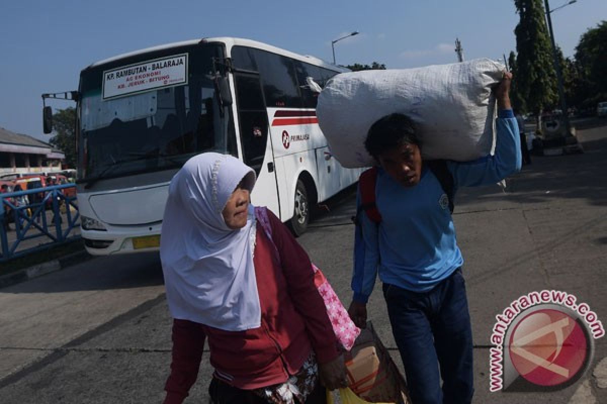 Lima berita seputar arus mudik dan balik yang layak baca hari ini