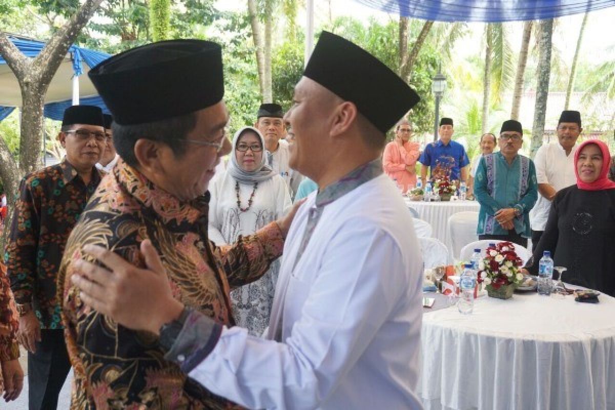   Hendri Yosodiningrat "sumpahin" Mustafa jadi gubernur