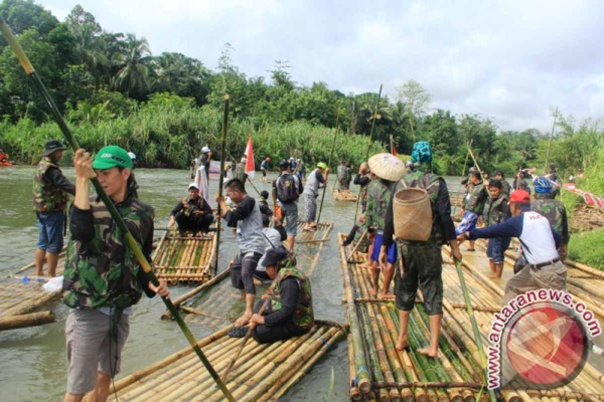 Ratusan Rakit Bambu Semarakan Loksado Kalsel