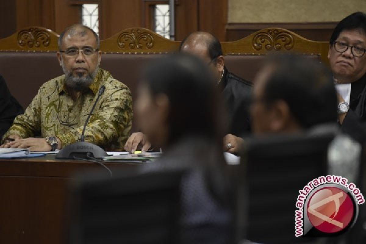 Pendekatan ke Hakim MK Gunakan Sandi 